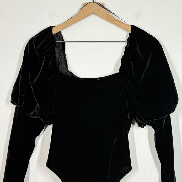 A.Calin by Flying Tomato Bodysuit Sz Medium Black Velvet Square Neck Puff Sleeve - Picture 5 of 10